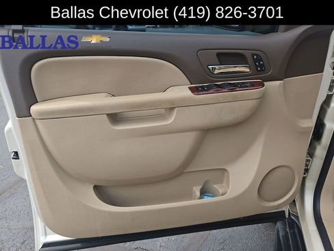 Used 2010 Chevrolet Tahoe LTZ RWD image 23