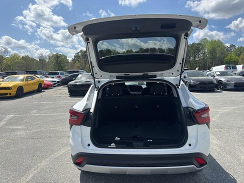 Used 2025 Chevrolet Trax LT image 25