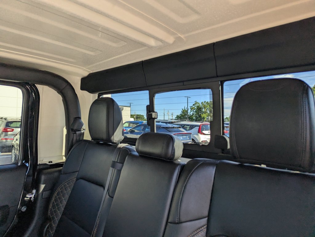 Used 2023 Jeep Gladiator Overland AWD/4WD image 29