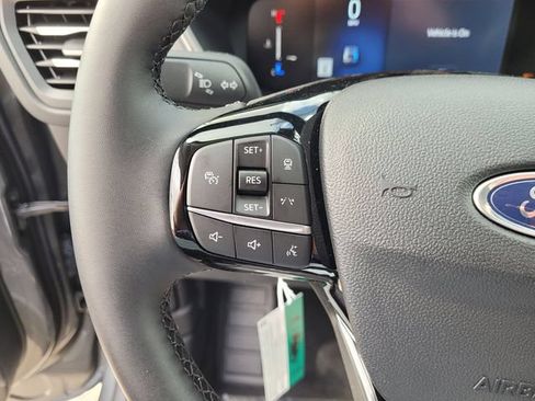 New 2025 Ford Escape SE FWD image 11