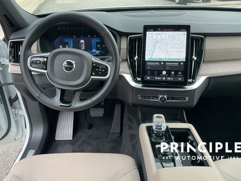 Certified 2025 Volvo XC90 B6 Plus AWD/4WD image 14