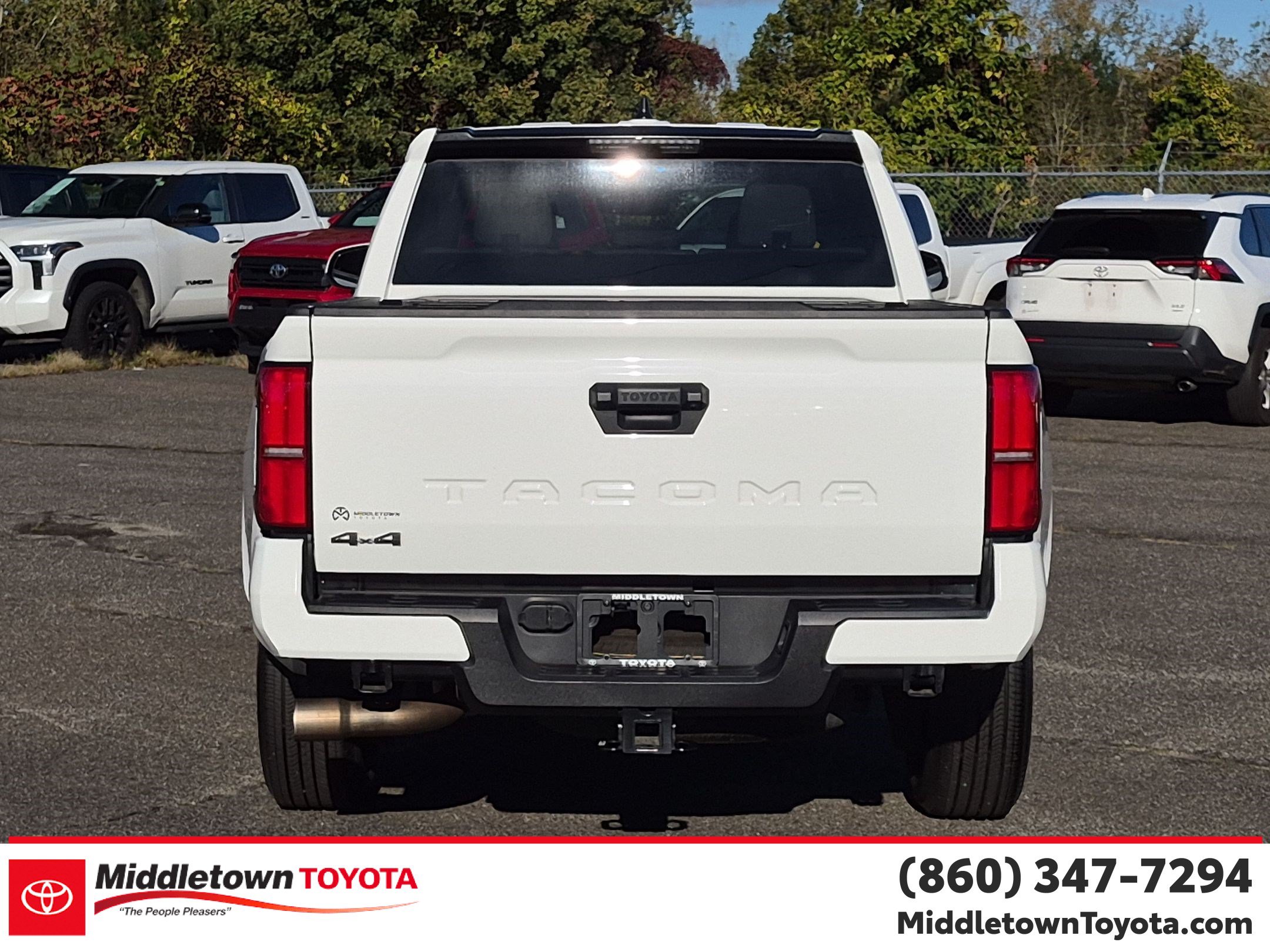 Used 2025 Toyota Tacoma SR5 AWD/4WD image 4