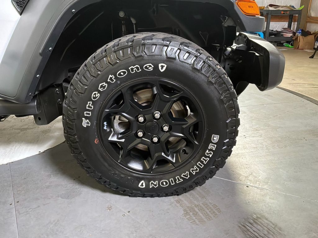 Used 2023 Jeep Wrangler Unlimited w/ Cold Weather Group AWD/4WD image 13