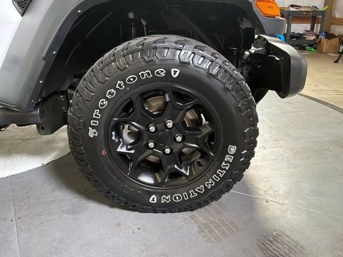 Used 2023 Jeep Wrangler Unlimited w/ Cold Weather Group AWD/4WD image 13