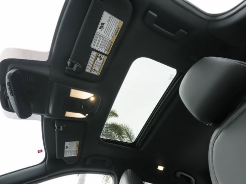 Used 2025 INFINITI QX55 Luxe w/ Cargo Package image 18