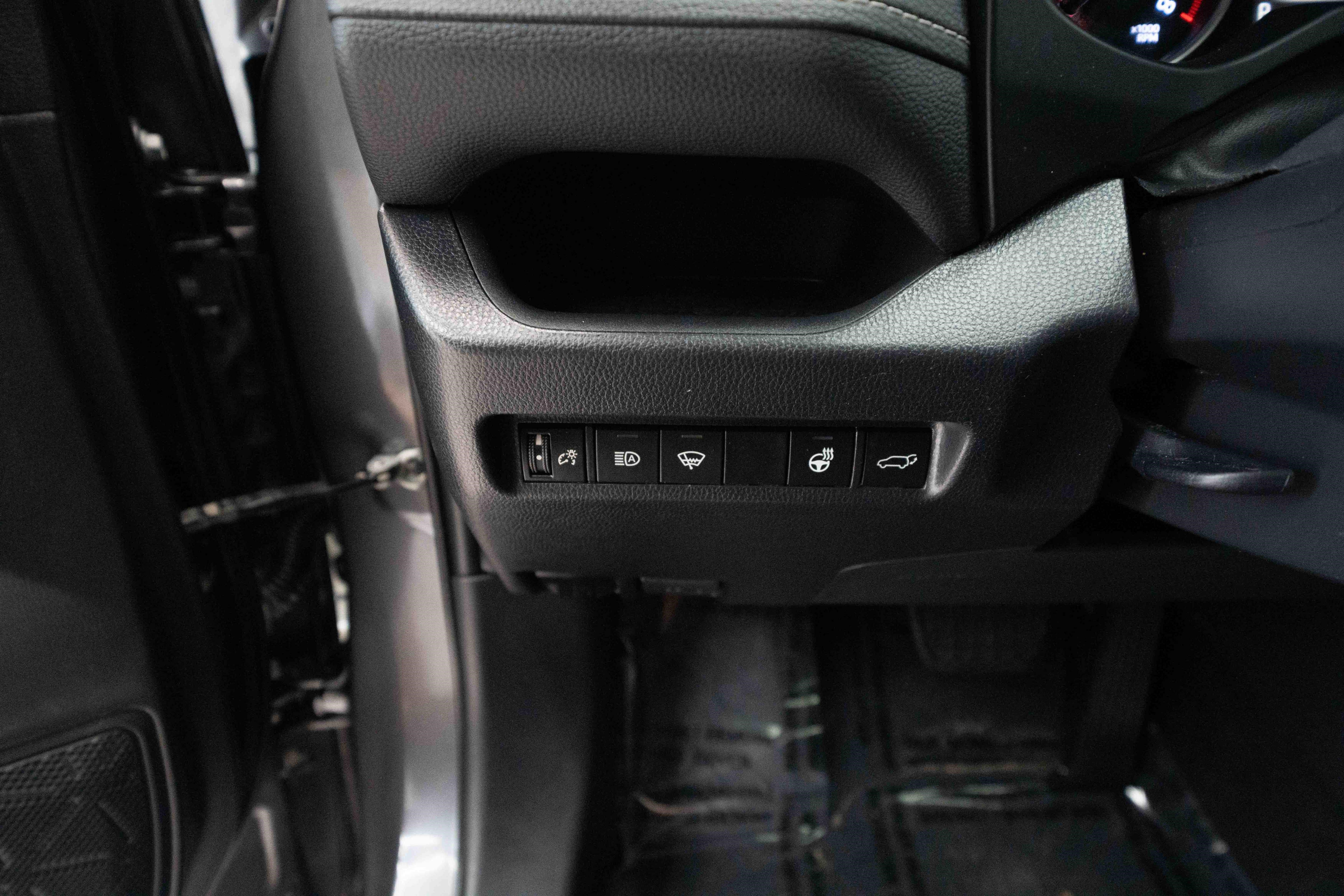 Used 2021 Toyota RAV4 XLE Premium AWD/4WD image 11