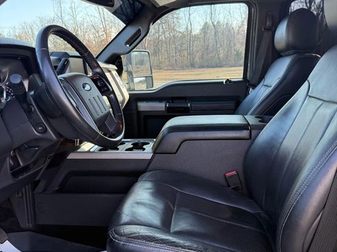 Used 2015 Ford F250 Lariat w/ Lariat Interior Package image 28