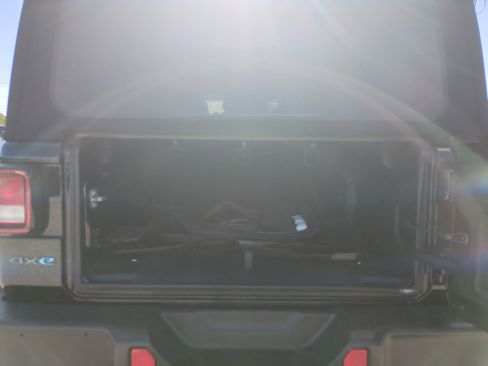 Used 2024 Jeep Wrangler Unlimited AWD/4WD image 31