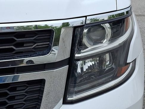 Used 2019 Chevrolet Suburban LT RWD image 12