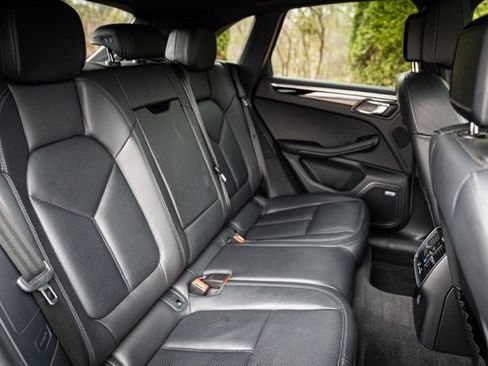 Used 2022 Porsche Macan S w/ Premium Package Plus image 45