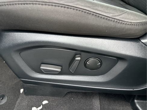 Used 2023 Ford Explorer XLT image 9