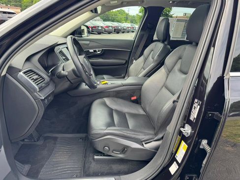 Used 2020 Volvo XC90 T6 Momentum image 10