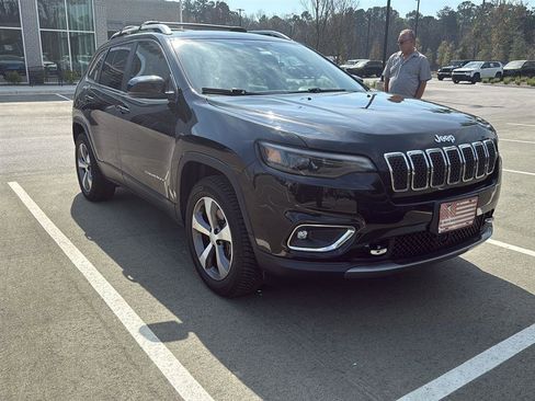 Used 2021 Jeep Cherokee Limited w/ Elite Package image 3