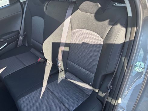 Used 2025 Kia Soul LX w/ LX Technology Package FWD image 32