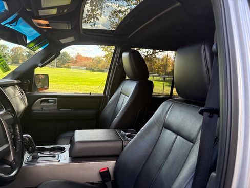 Used 2017 Ford Expedition EL Limited w/ Equipment Group 301A image 19