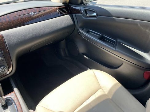 Used 2012 Chevrolet Impala LTZ FWD image 13