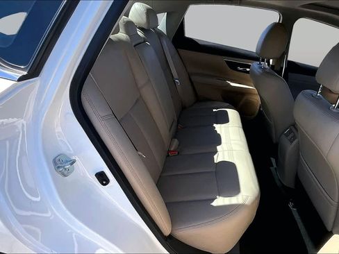 Used 2016 Nissan Altima 2.5 SL w/ 2.5 Technology w/LED Package FWD image 19