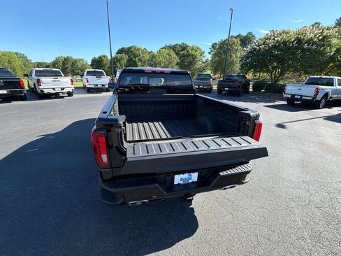 Used 2024 GMC Sierra 1500 AT4 w/ Technology Package AWD/4WD image 27