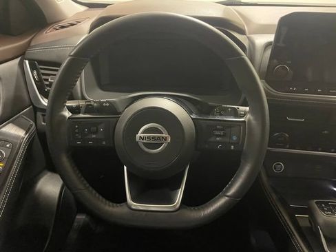 Used 2021 Nissan Rogue Platinum FWD image 17