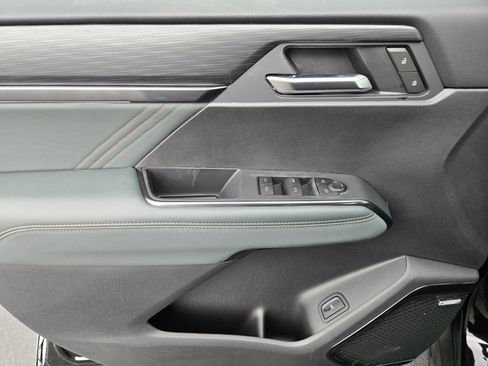 New 2025 GMC Acadia AT4 image 9