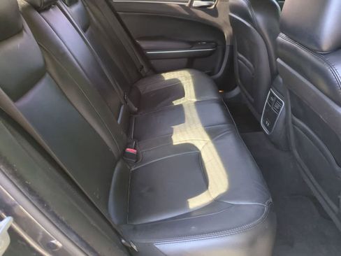 Used 2015 Chrysler 300 Limited w/ Driver Convenience Group RWD image 18