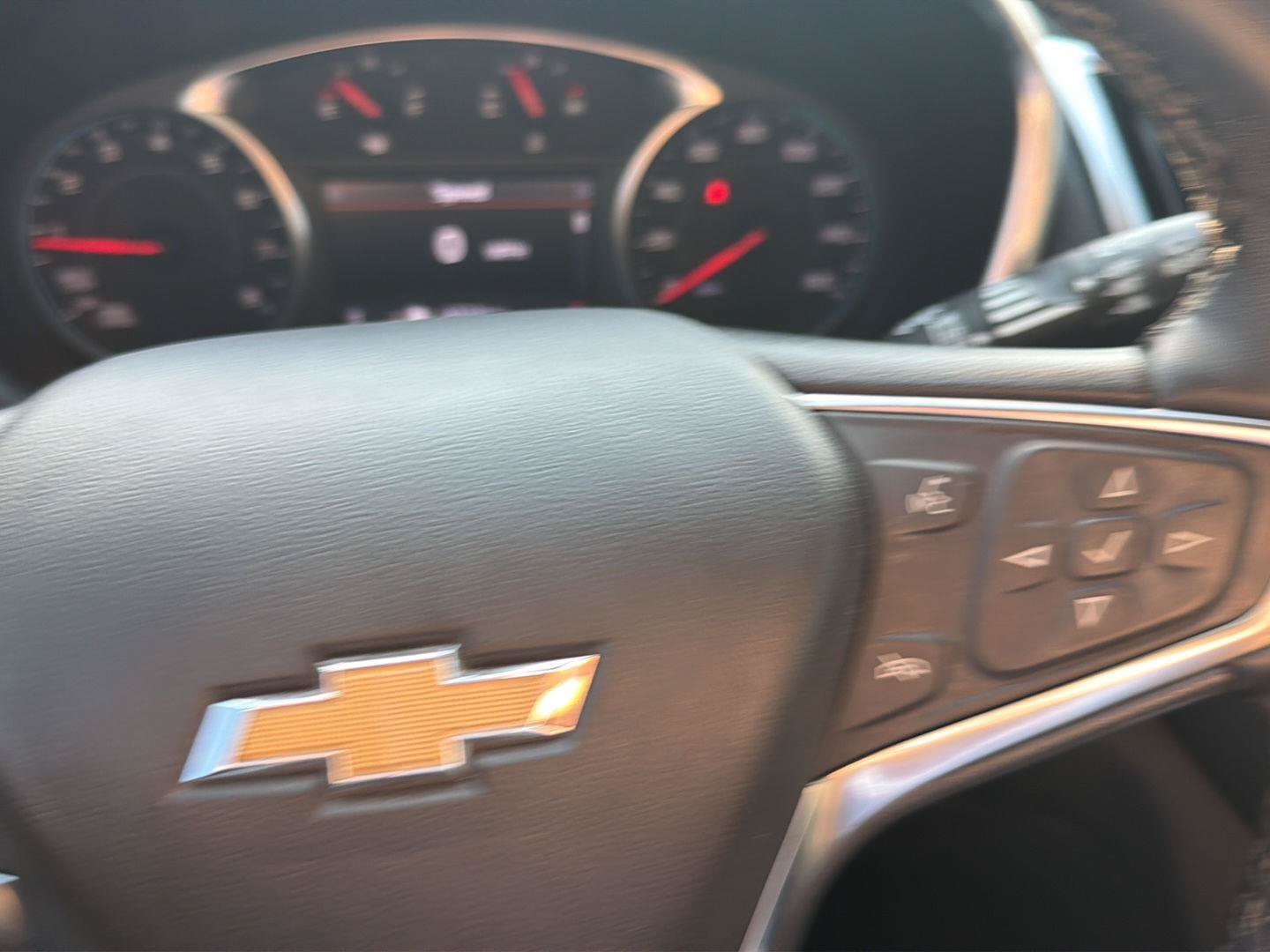 Used 2024 Chevrolet Equinox LT FWD image 24