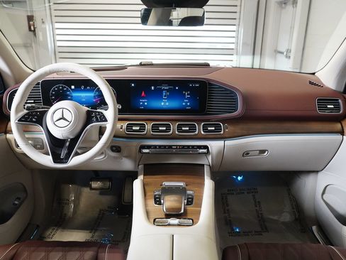 Certified 2024 Mercedes-Benz Maybach GLS 600 4MATIC image 14