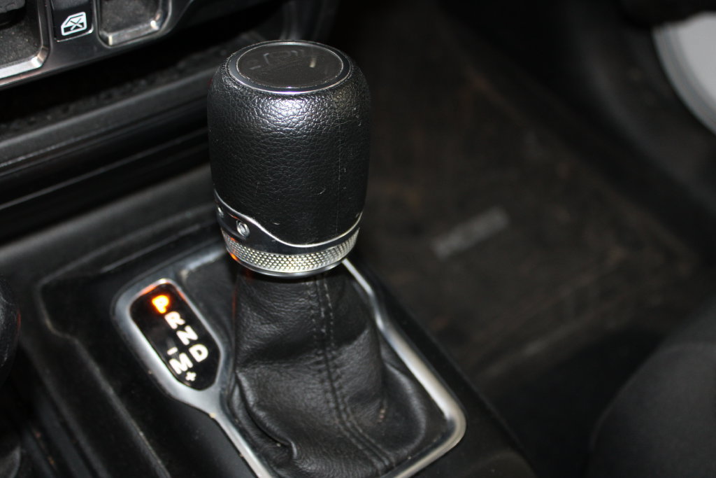 Used 2023 Jeep Gladiator Sport AWD/4WD image 40