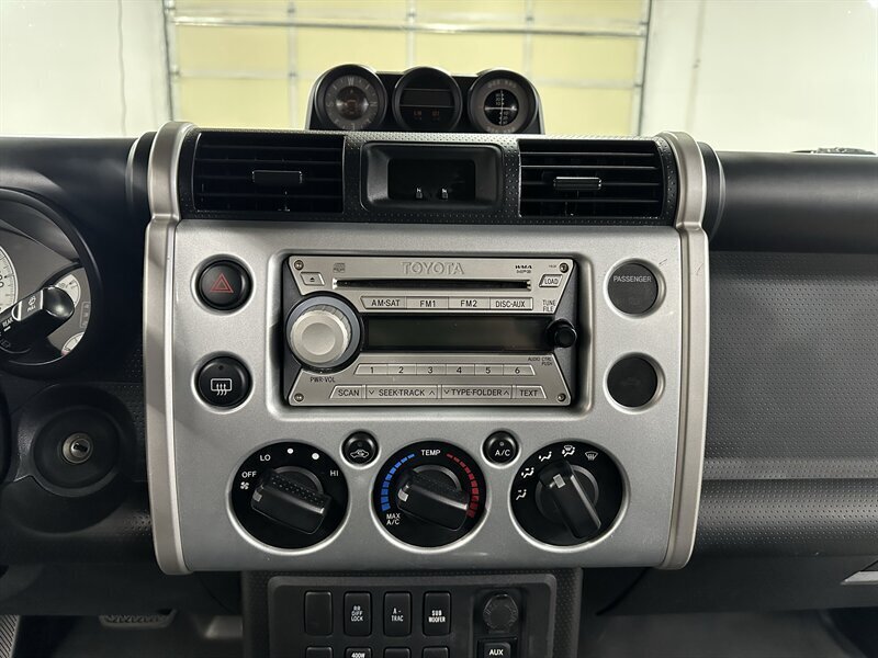 Used 2007 Toyota FJ Cruiser 4WD w/ Upgrade Pkg 2 image 20