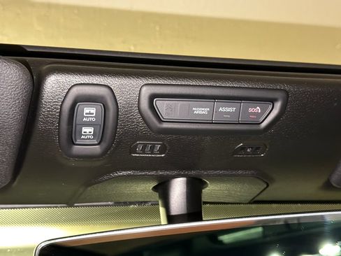 Used 2023 Jeep Wrangler Unlimited Sahara w/ Cold Weather Group AWD/4WD image 33