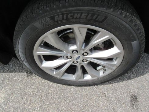 Used 2022 Ford Explorer Limited w/ Equipment Group 301A image 10