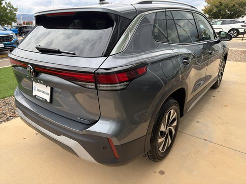 New 2025 Volkswagen Tiguan S image 5