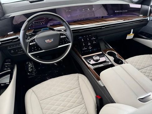 New 2026 Cadillac Escalade Platinum Luxury w/ LPO, Floor Liner Package AWD/4WD image 13