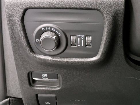 Used 2023 Jeep Grand Cherokee Altitude image 21