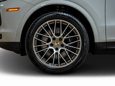 Used 2022 Porsche Cayenne S Platinum image 26