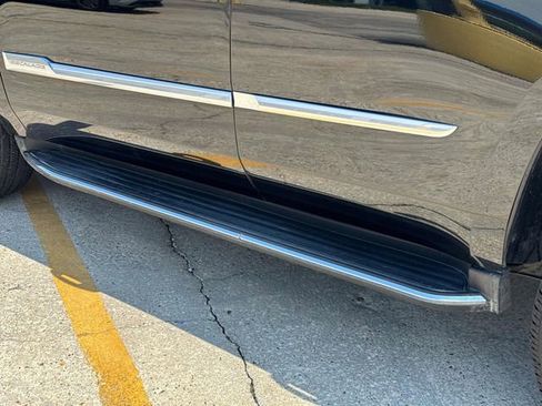 Used 2020 Cadillac Escalade Luxury RWD image 15