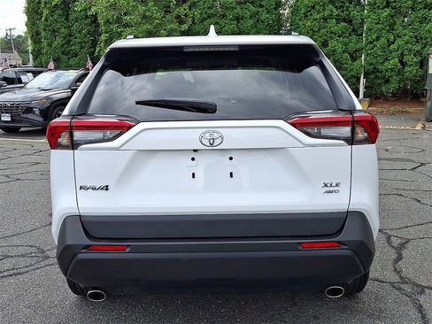 Used 2024 Toyota RAV4 XLE image 5