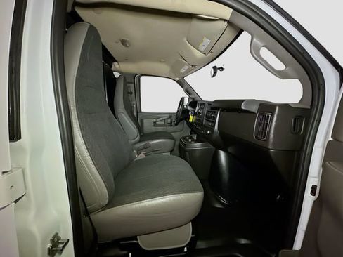 Used 2024 GMC Savana 2500 w/ Driver Convenience Package image 21