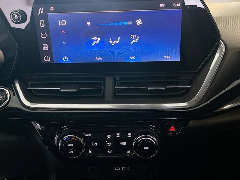 Used 2024 Chevrolet Trax RS w/ Sunroof Package FWD image 15