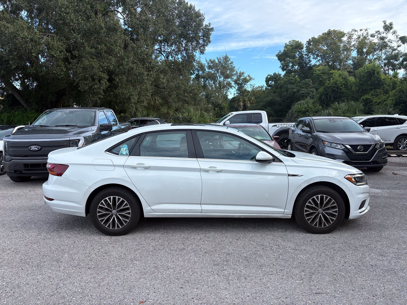 Used 2019 Volkswagen Jetta SEL FWD image 3