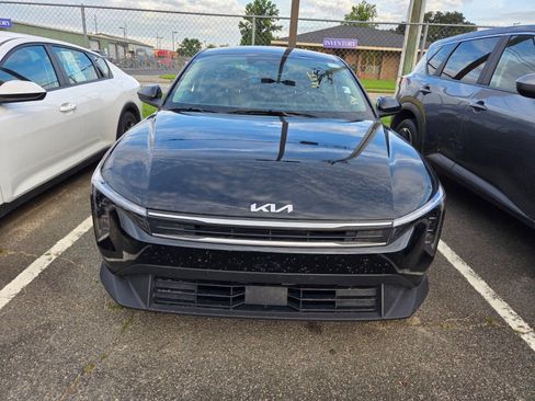 Used 2025 Kia K4 FWD image 2