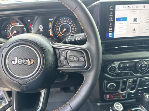 Used 2024 Jeep Wrangler Unlimited Sport AWD/4WD image 23