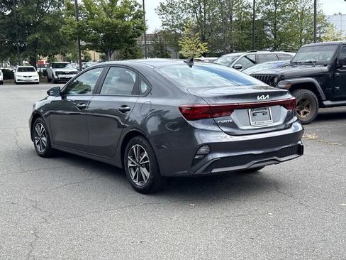 Used 2023 Kia Forte LXS FWD image 4