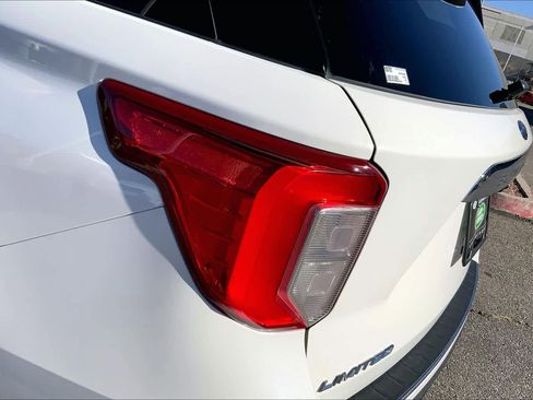 Used 2021 Ford Explorer Limited image 27