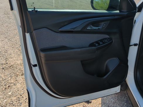 Used 2021 Chevrolet TrailBlazer LS FWD image 11