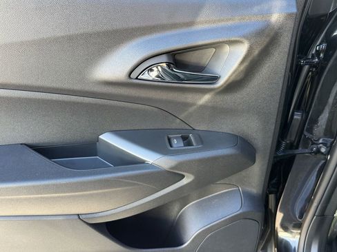 Used 2025 Chevrolet Trax RS w/ Driver Confidence Package image 15