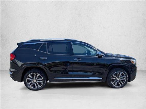 Used 2018 GMC Terrain Denali w/ Advanced Safety Package AWD/4WD image 4