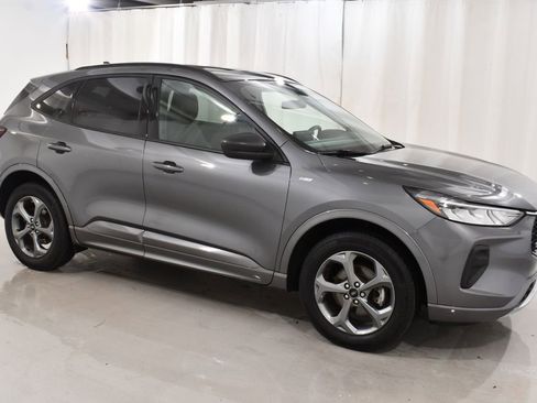 Used 2023 Ford Escape ST-Line w/ Tech Pack #1 AWD/4WD image 5