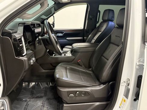 Used 2024 GMC Sierra 3500 Denali w/ Denali Reserve Package image 15