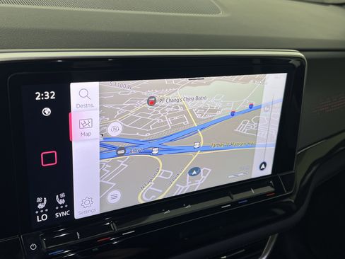 Used 2024 Volkswagen Atlas Cross Sport SEL Premium R-Line image 30